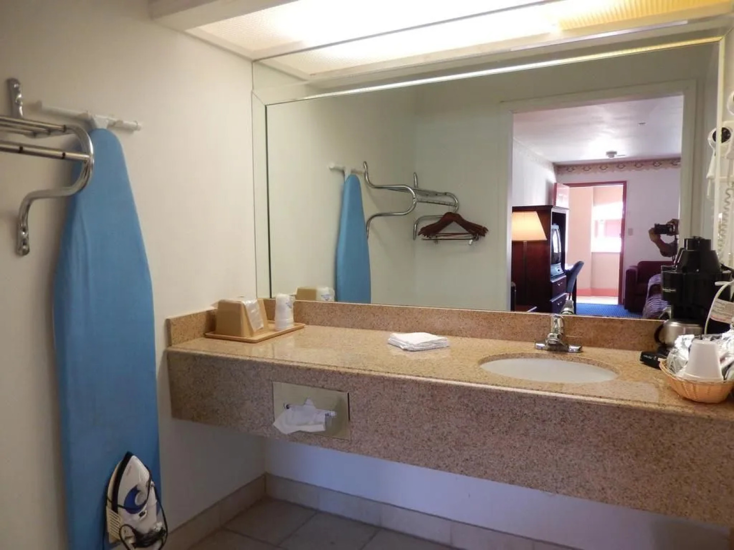 Island Suites Bay City