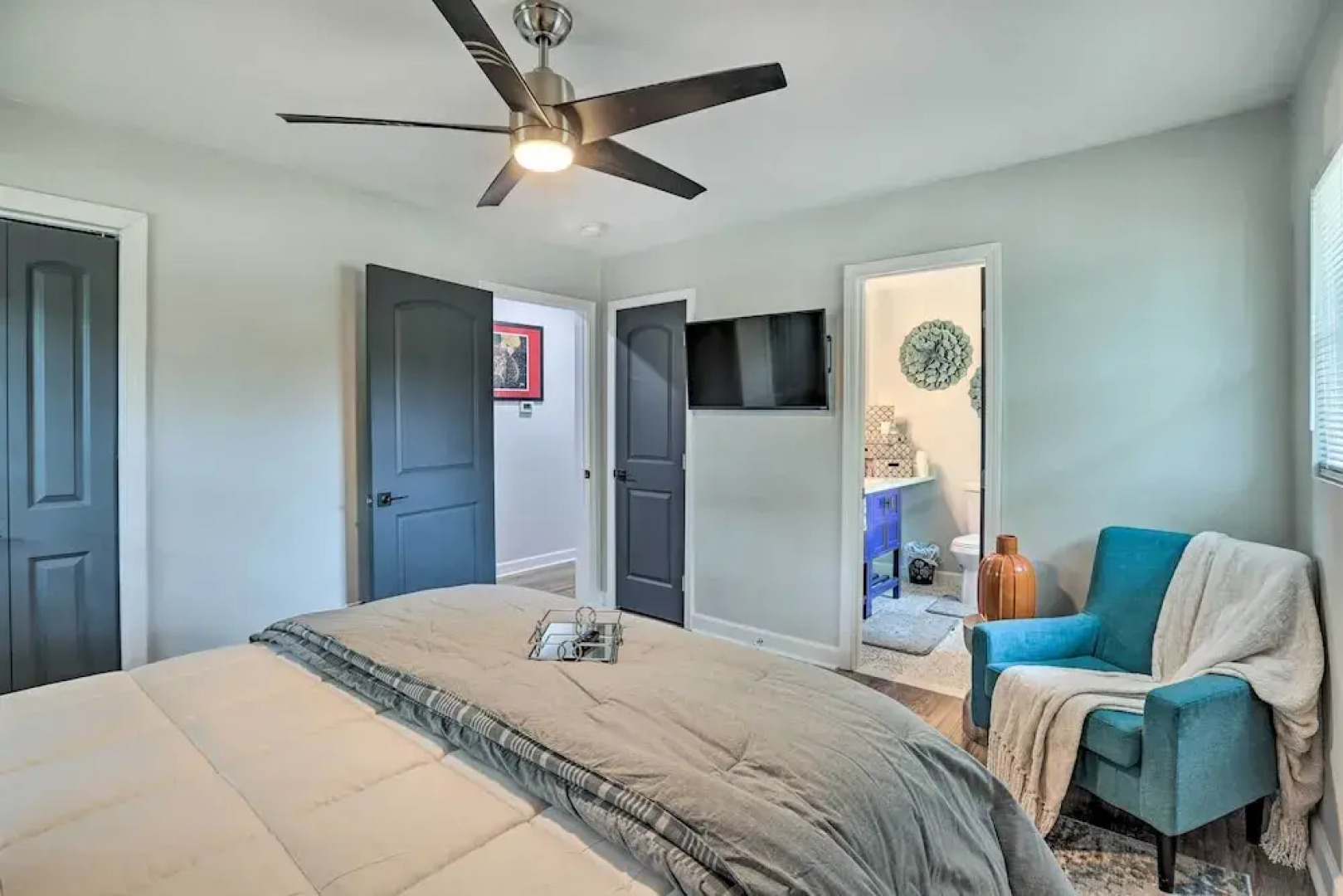 Modern, Colorful Home ~ 2 Mi to Tuskegee Uni