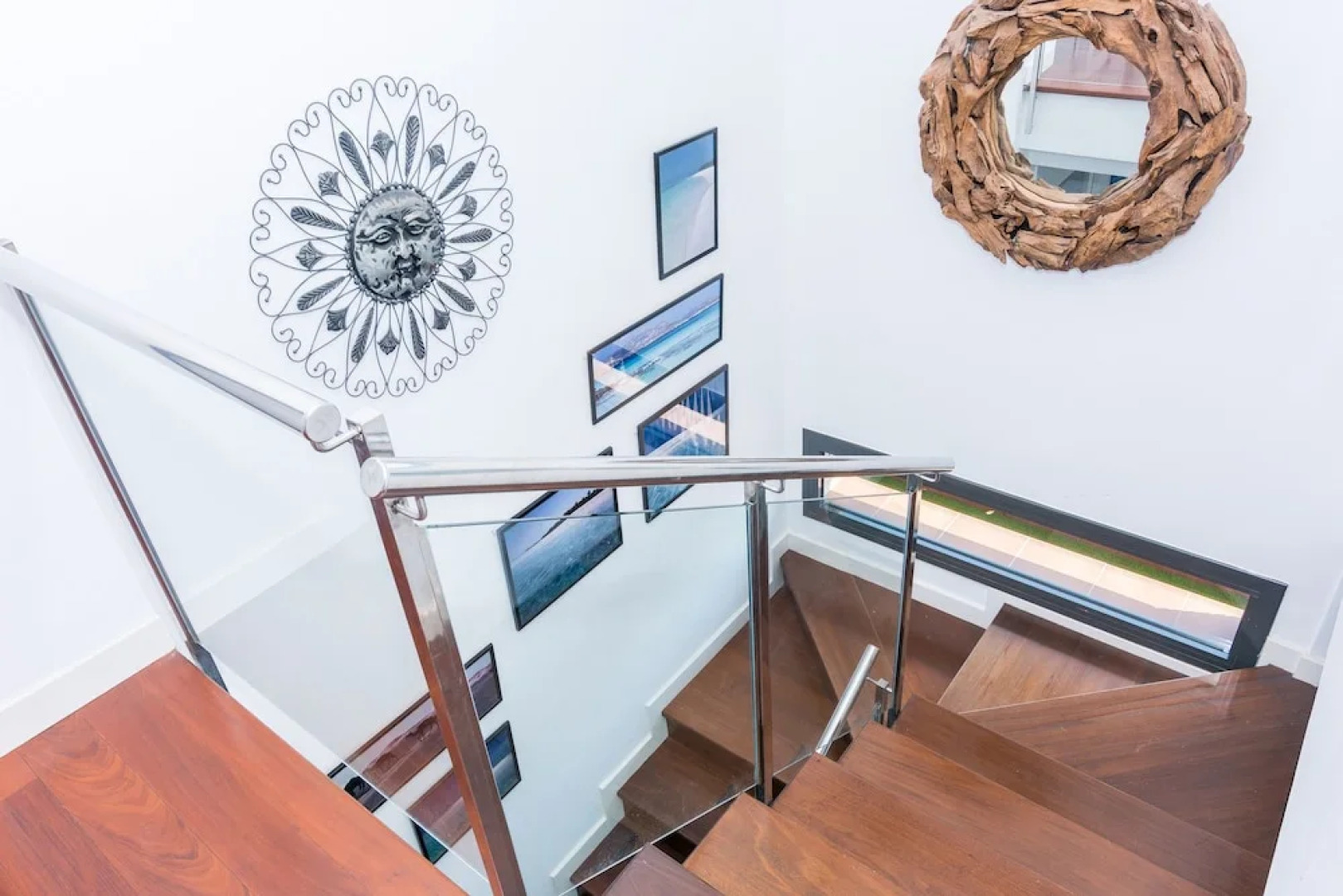 HomeHolidaysRentals Adonis