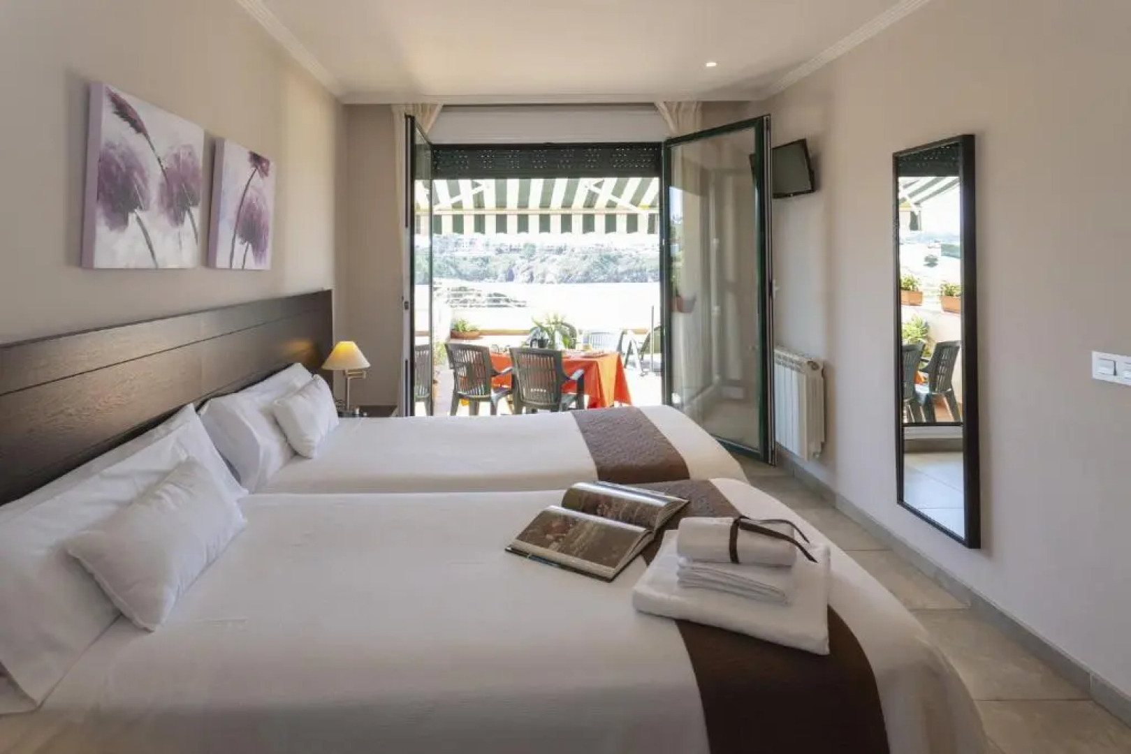 Apartamentos Turísticos Playa de Tapia