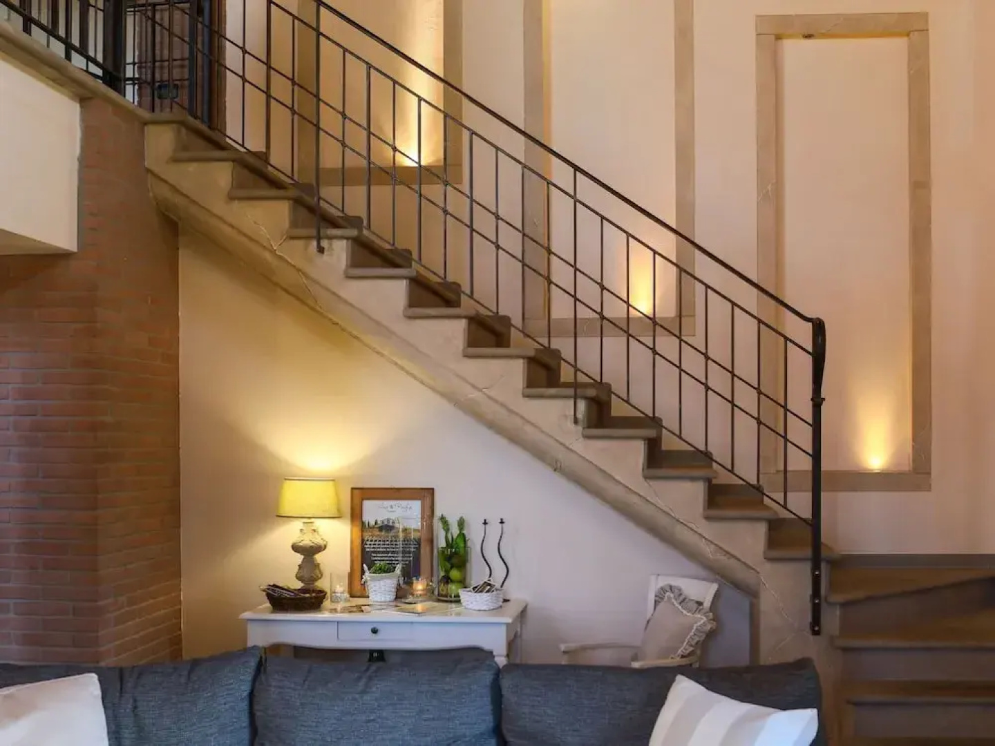 Lavish Peccioli Villa