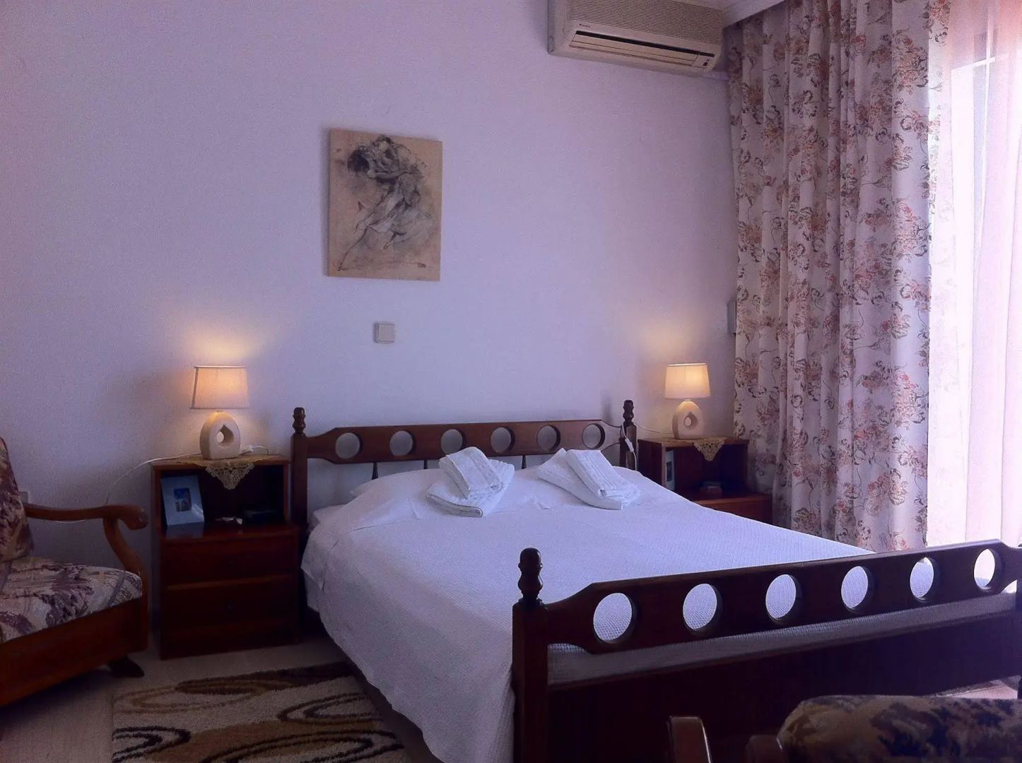 Chris Studios & Apartments