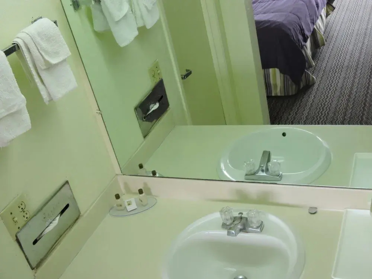 Budget Host Hutchinson