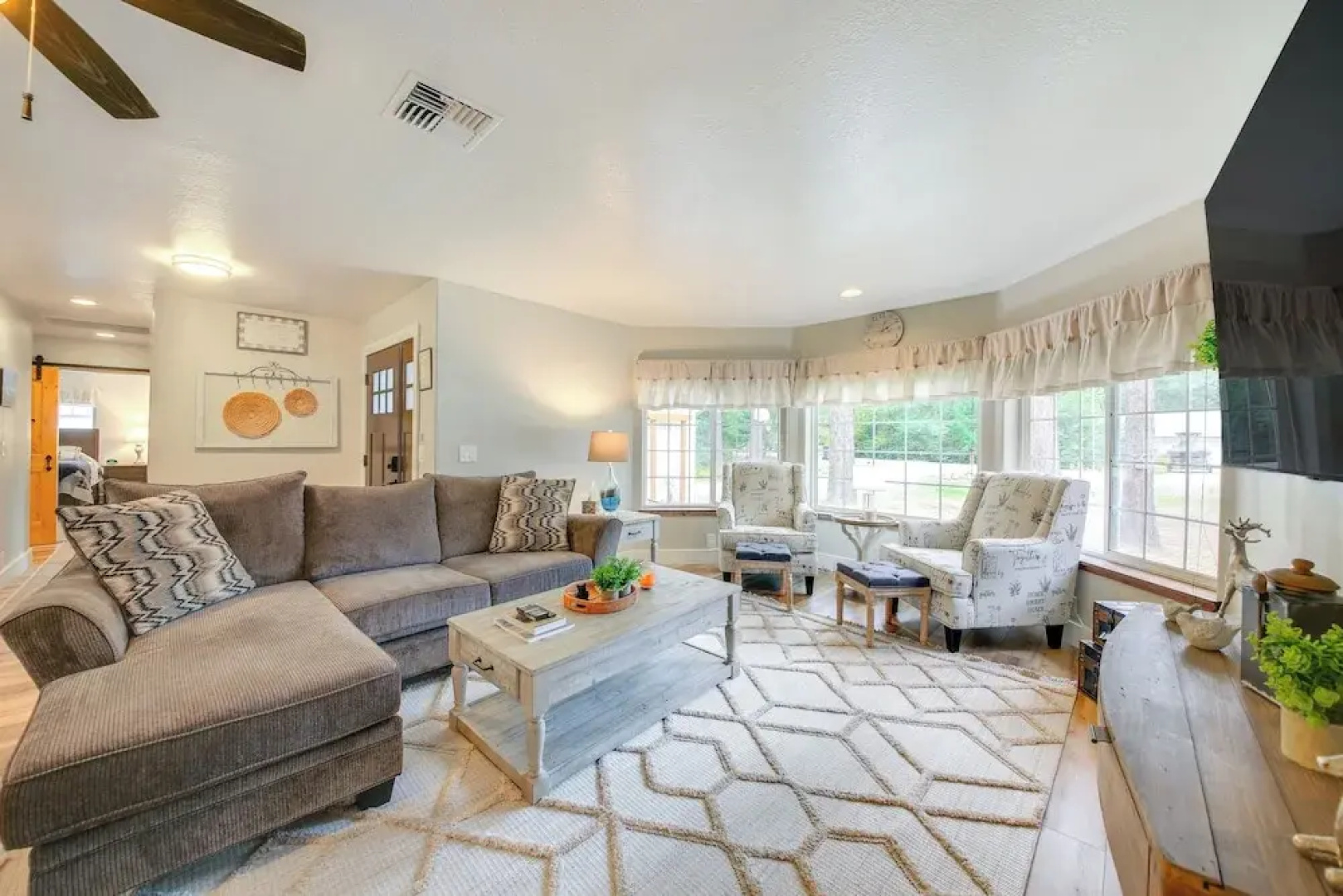 Charming Idaho Home w/ Hot Tub, Near Beaches!