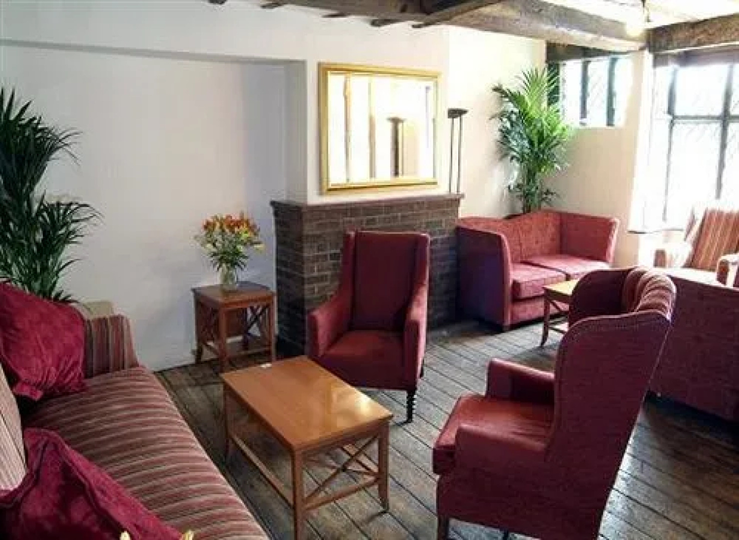 Falcon Hotel