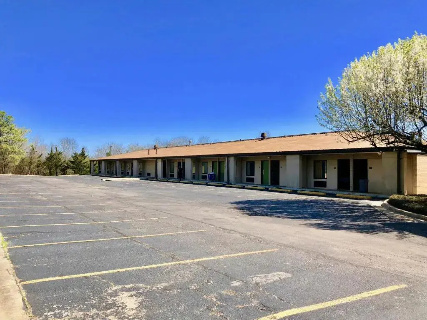 Super 8 Tupelo Airport