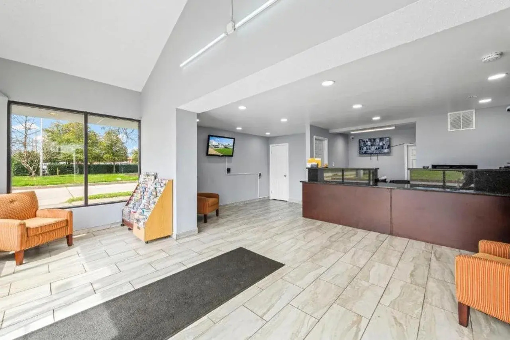 Super 8 by Wyndham Portsmouth - Norfolk