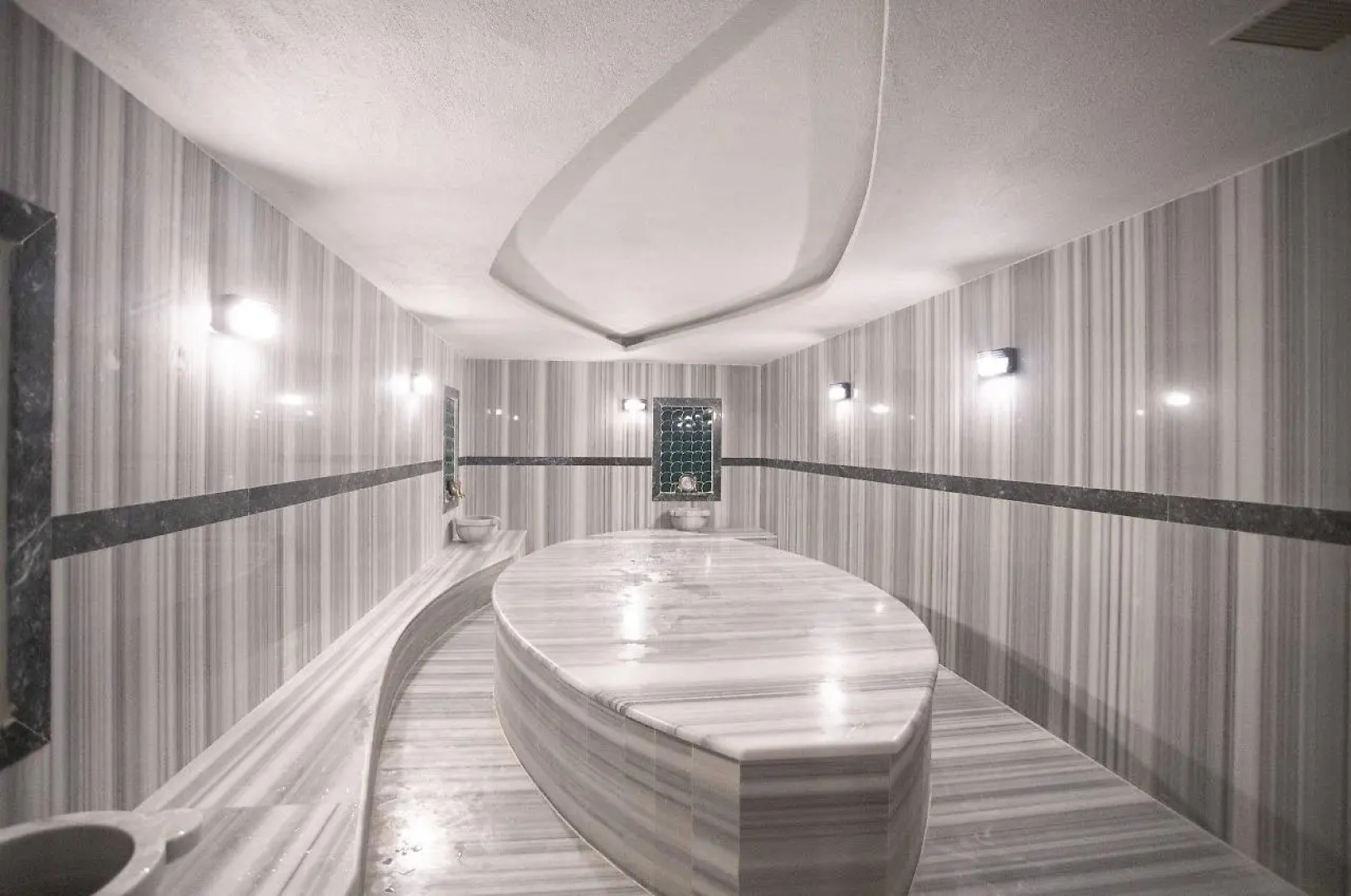 Курорт The Sansa Hotel & Spa