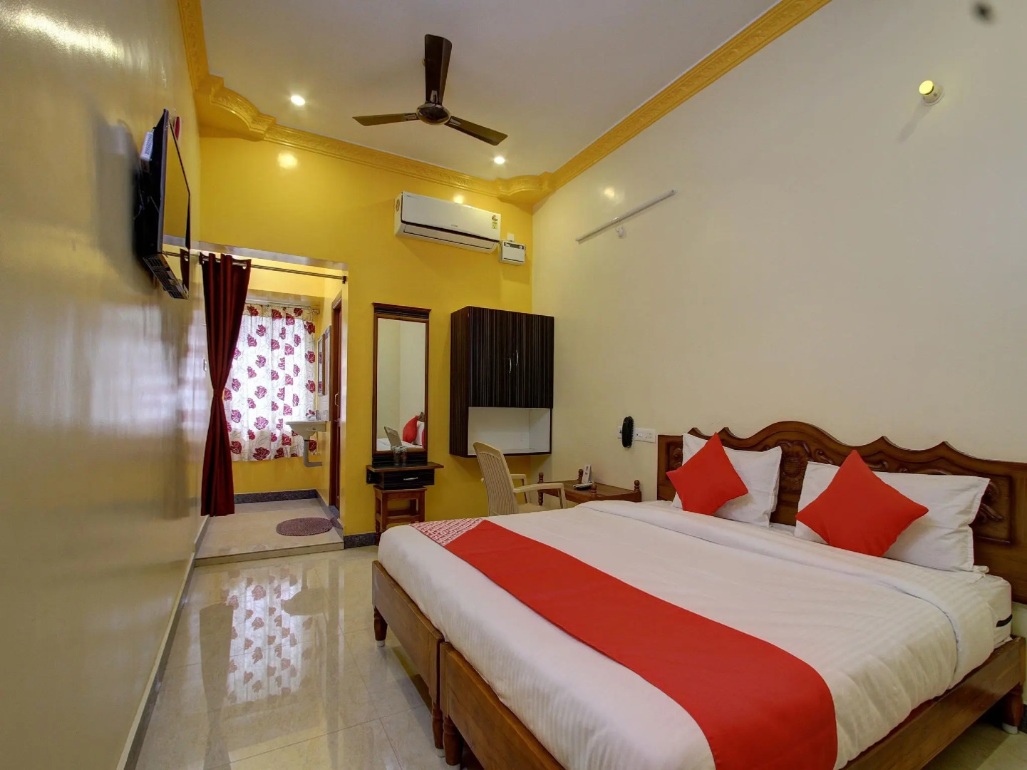 OYO 15850 K S Residency