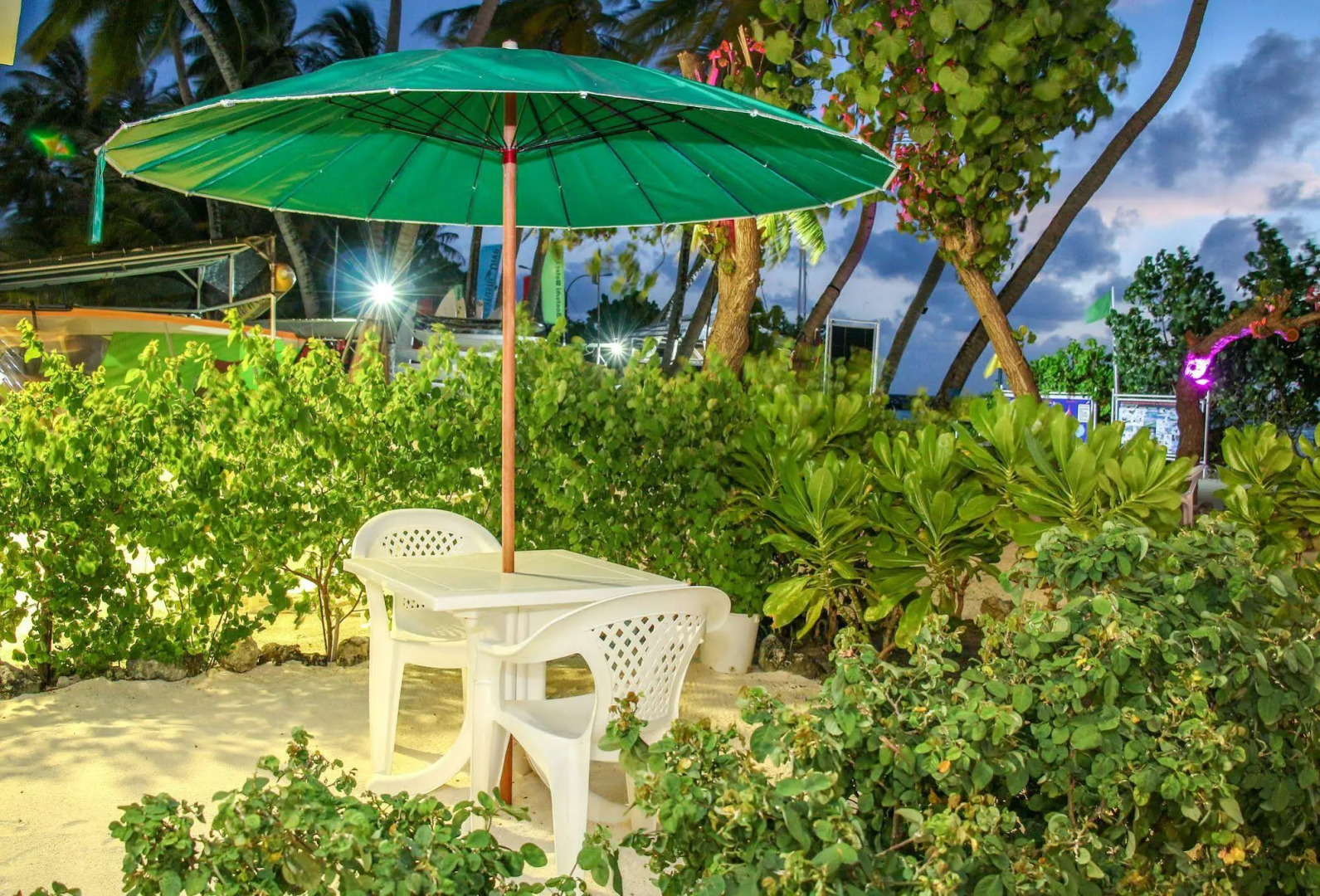 Отель Salt Beach