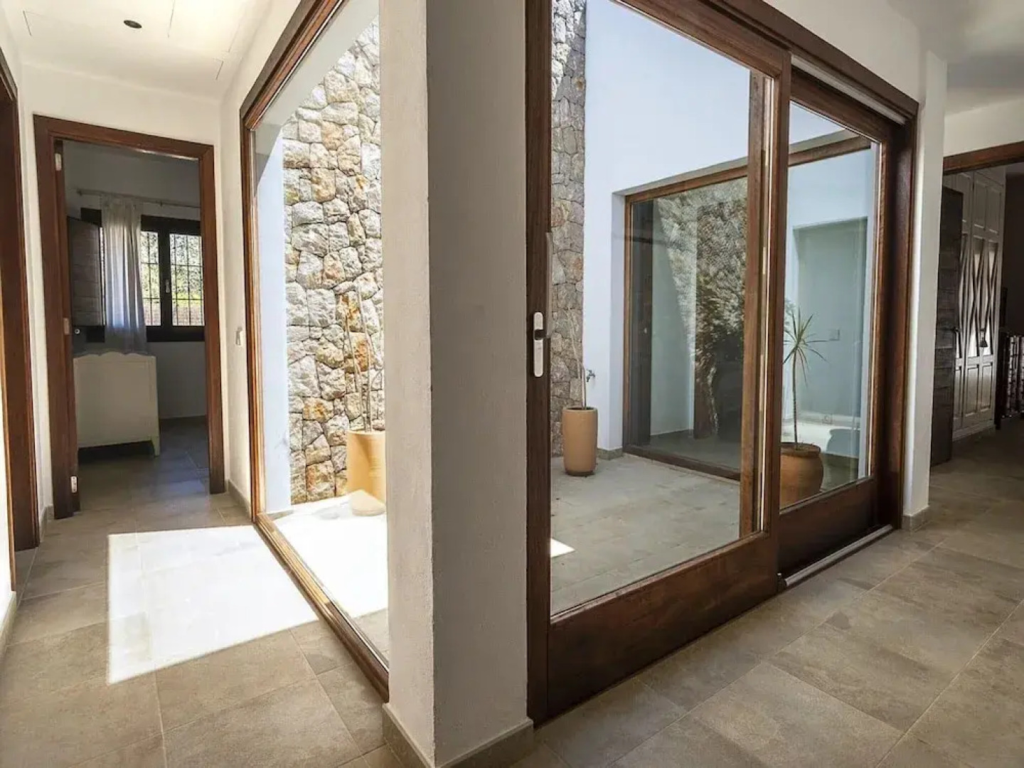 Spacious Villa With Games Area