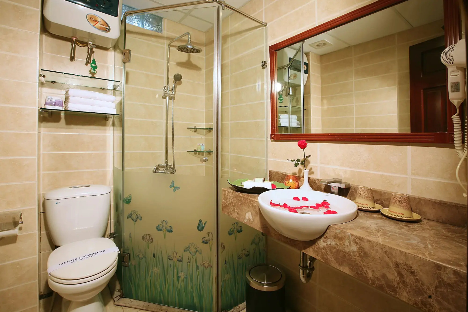 Hanoi House Hotel & Travel