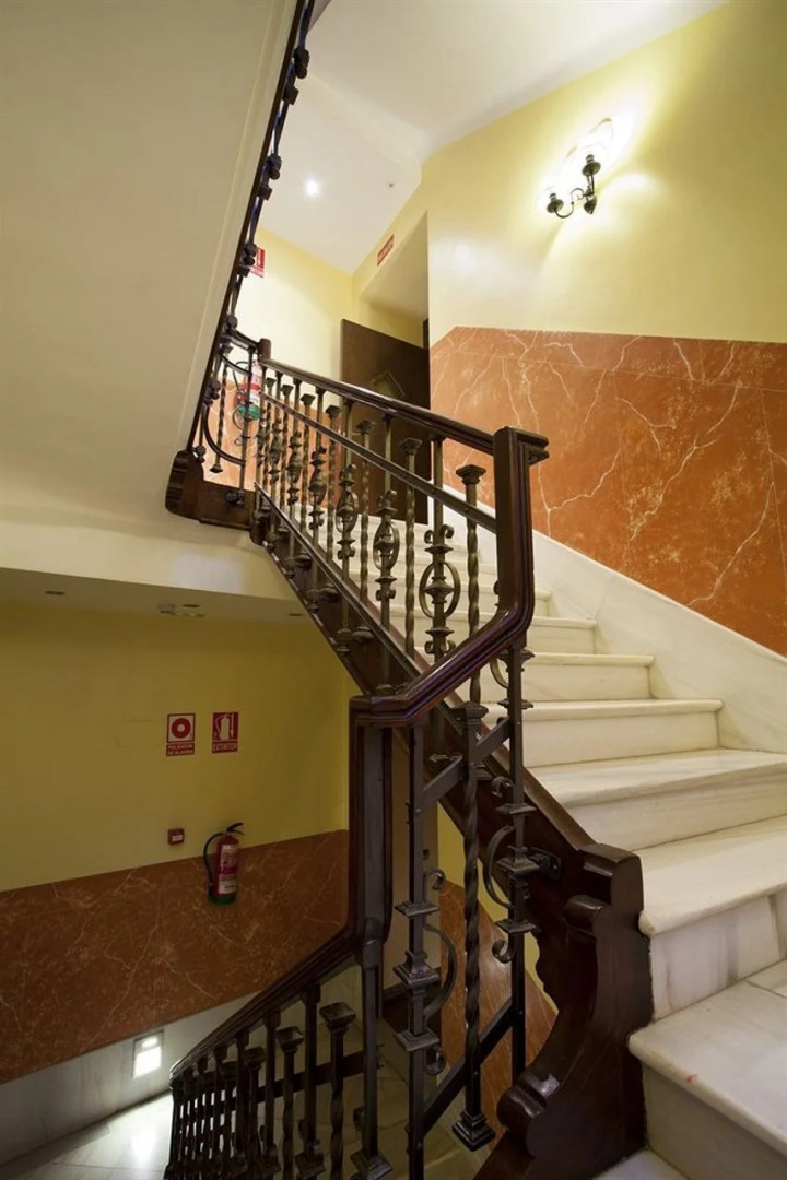 Suites Gran Via 44 Apartahotel