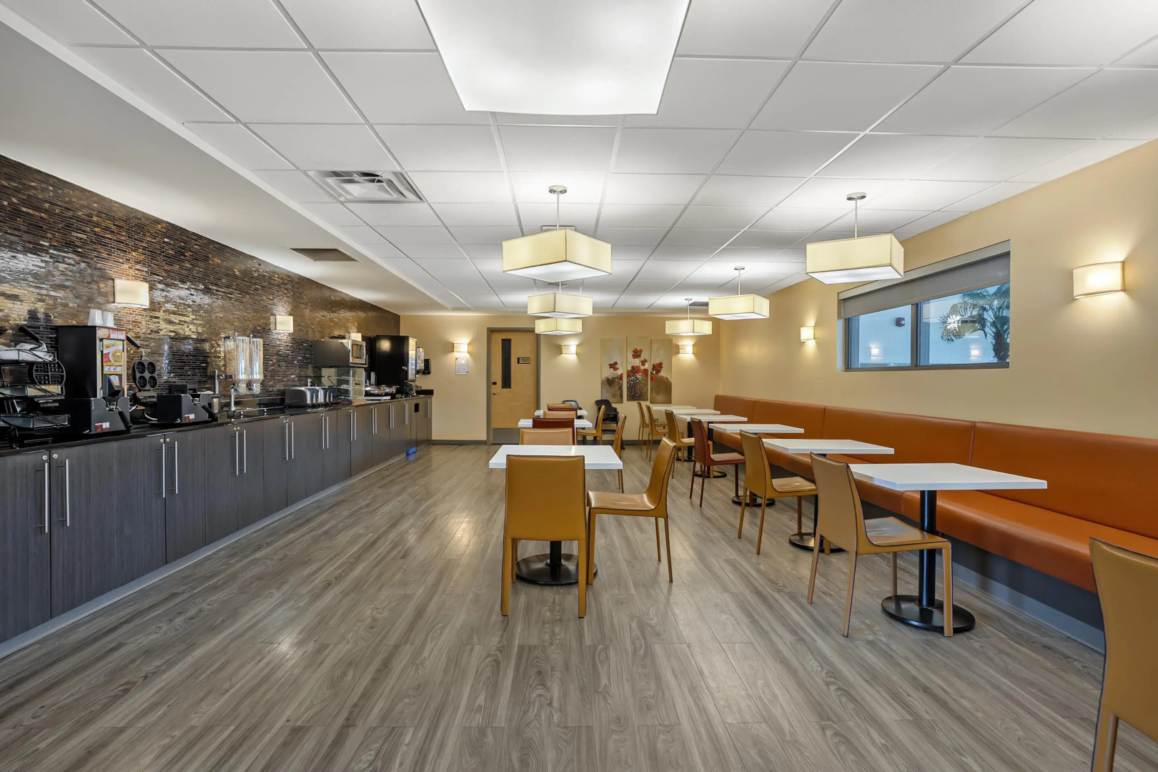 Best Western Plus Airport Inn & Suites