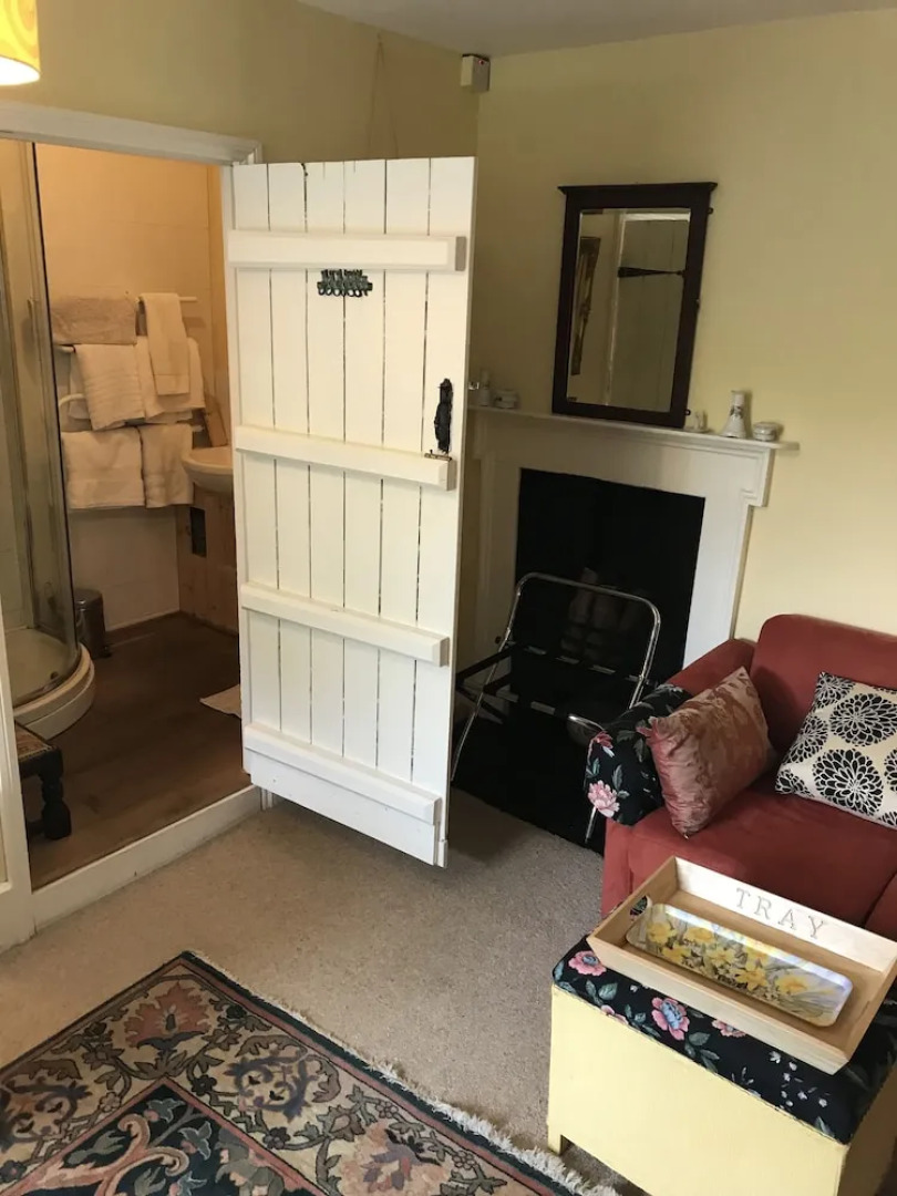 Lower Buckton Country House - Sleeps 12