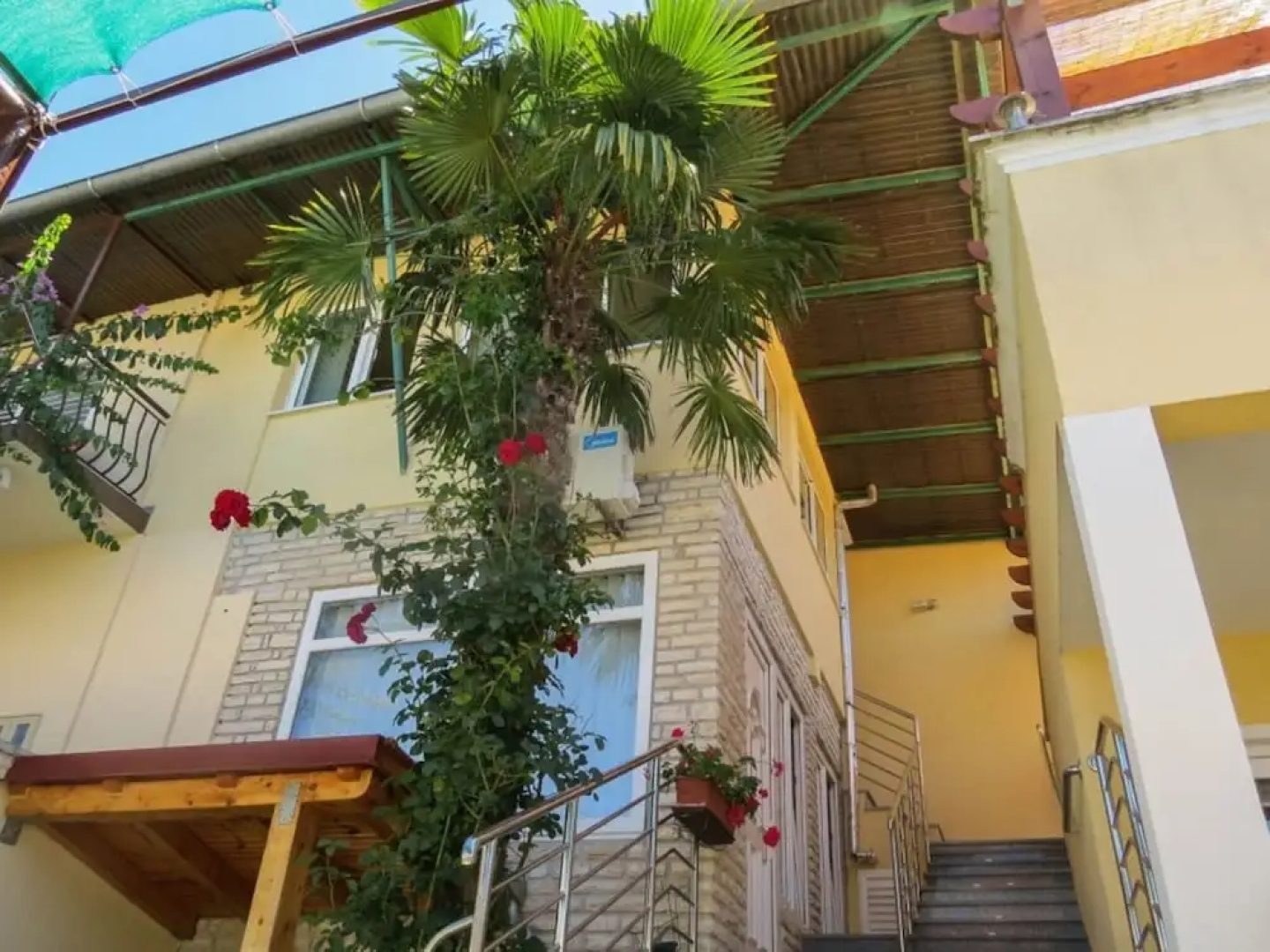 Alluring Holiday Home in Pakostane With Swimming Pool