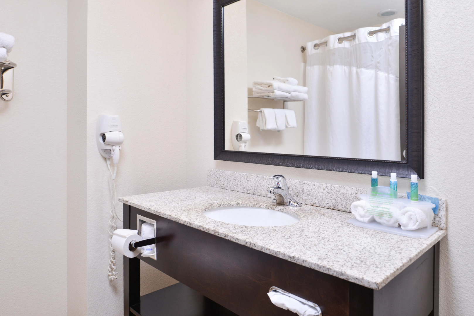 Holiday Inn Express Hotel & Suites Emporia Northwest by IHG