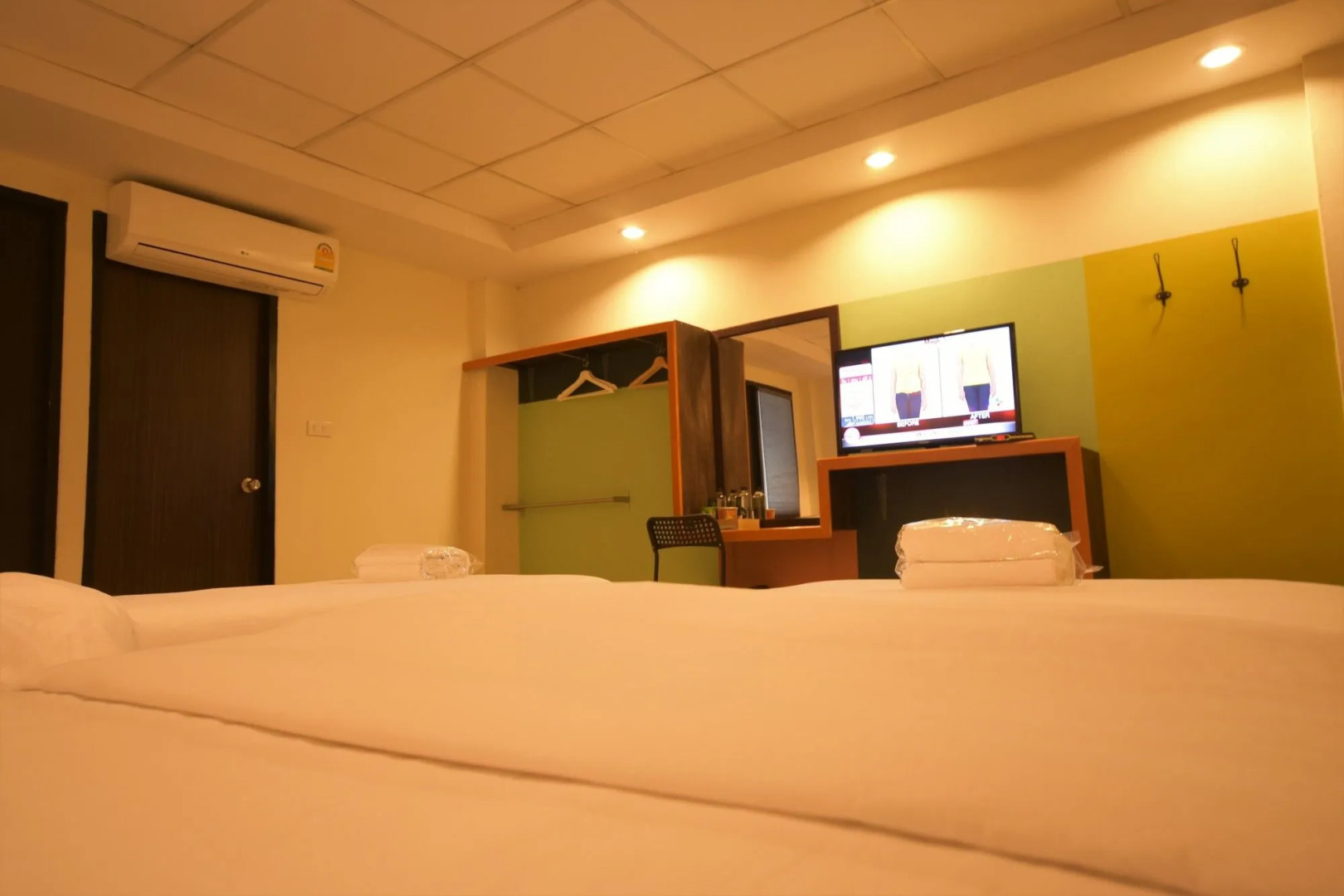 ROOM at PRACHACHUEN