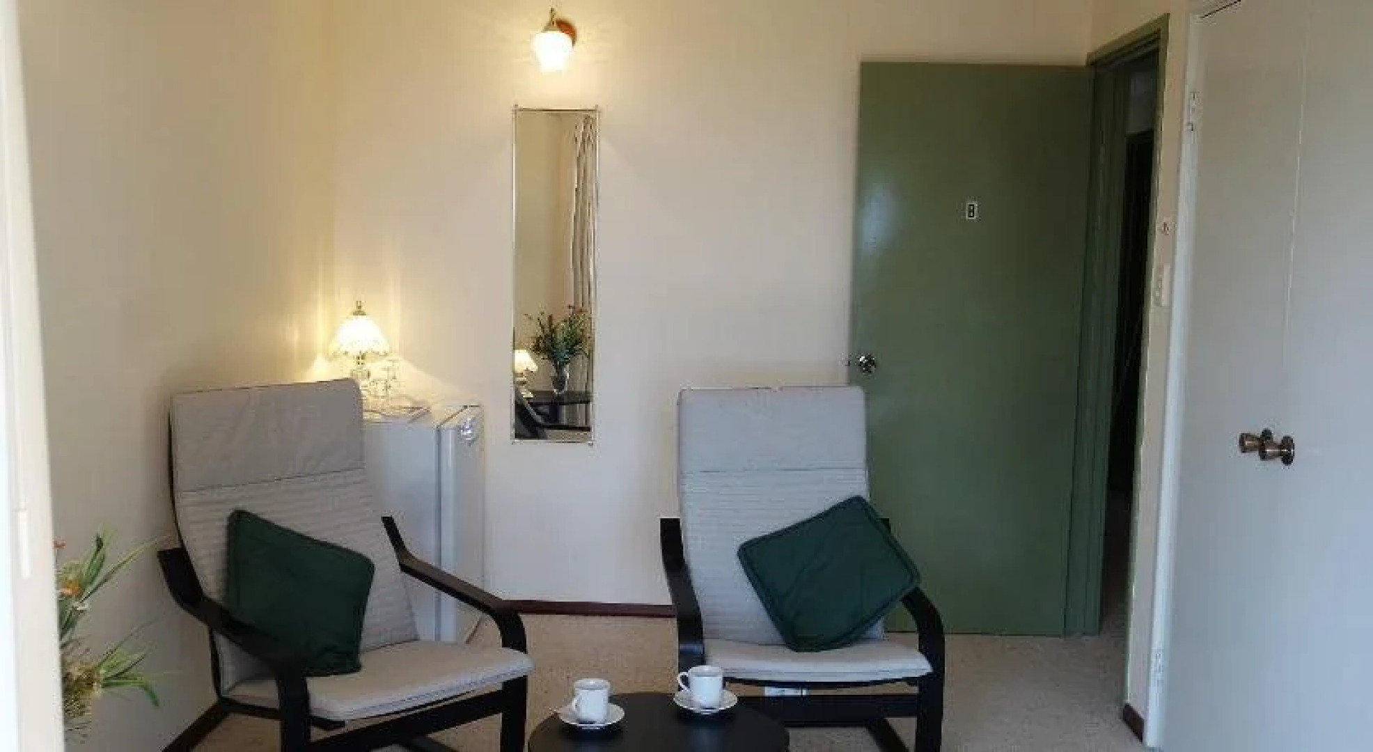 Eleebana Guest House