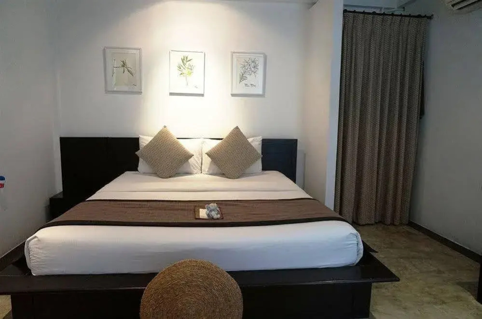 The Herbs By The Sea