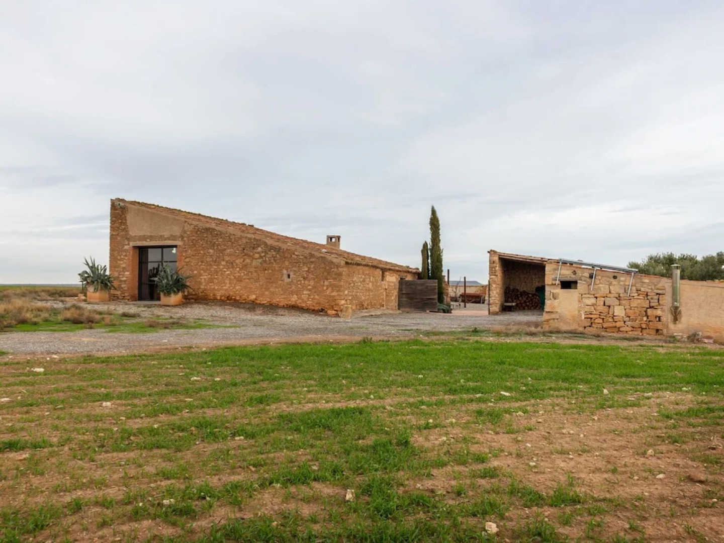 Rustic Cottage in Fraga With Private Garden