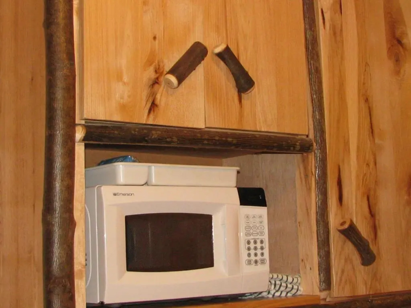 Pine Knoll Lodge and Cabins, Inc.