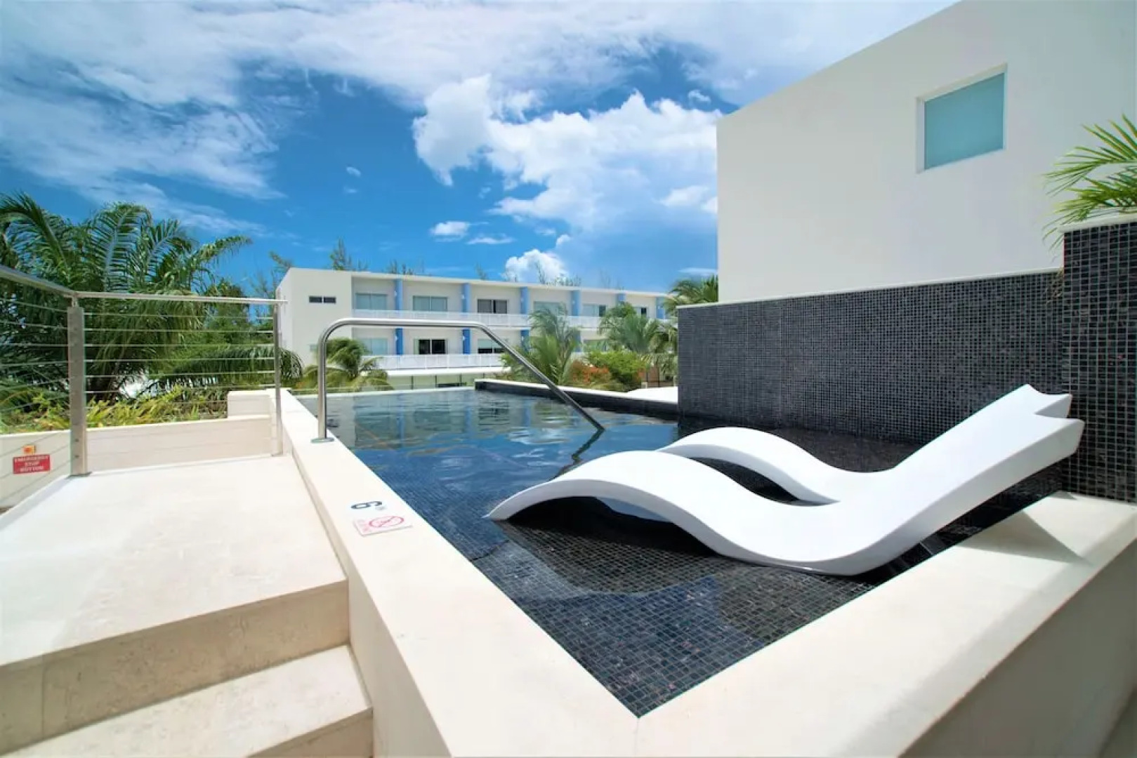 Cayman Luxury Rentals at The Grove