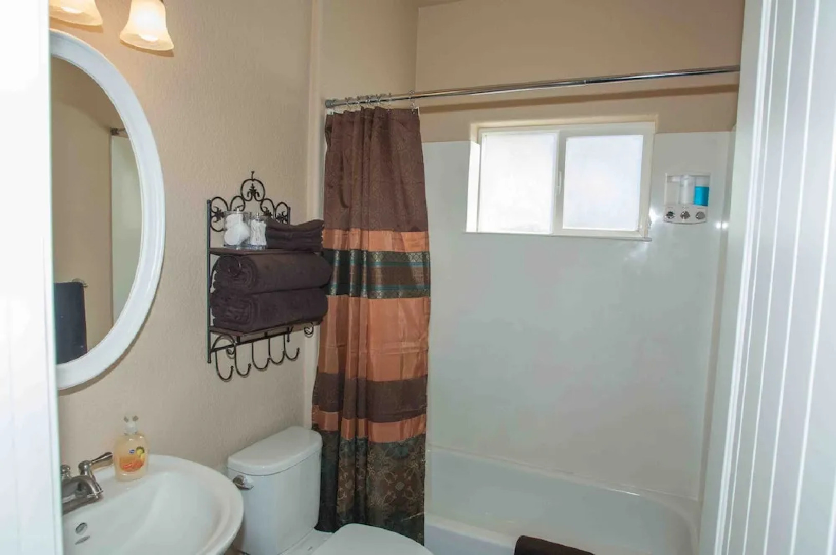 Horse Shoe Court Vacation Rental