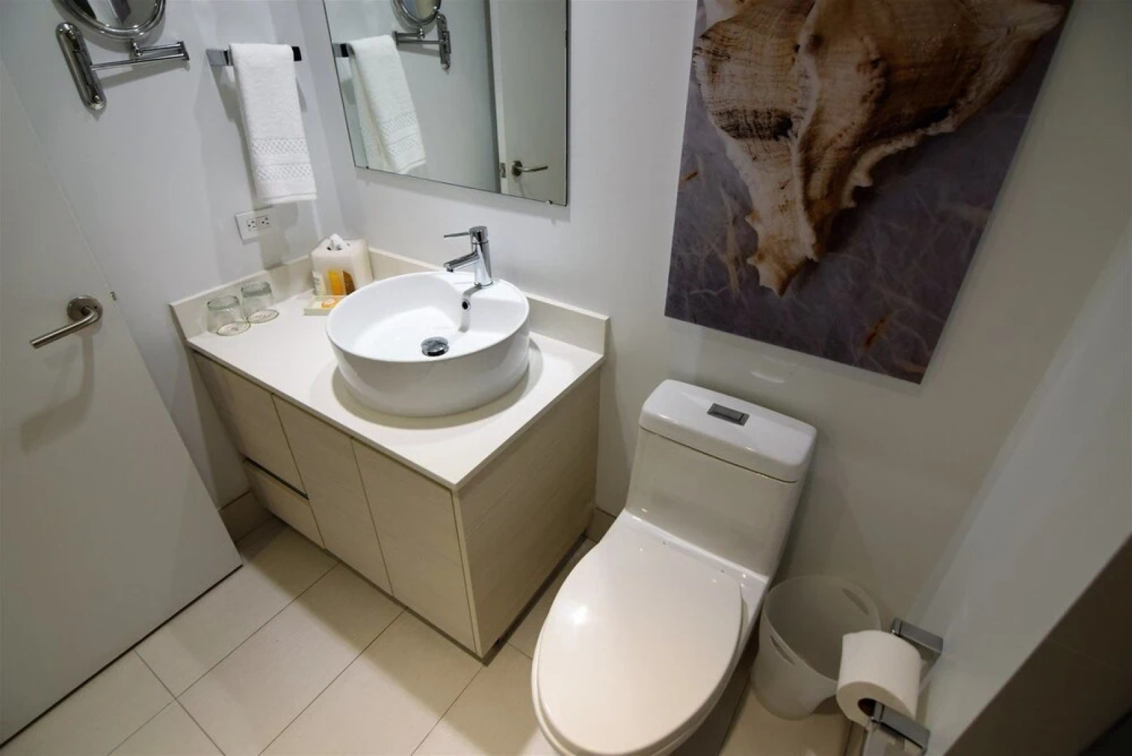 Superb Ocean, Bay & Skyline View Residence 2 Bed 2 Bath @ Beachwalk Resort