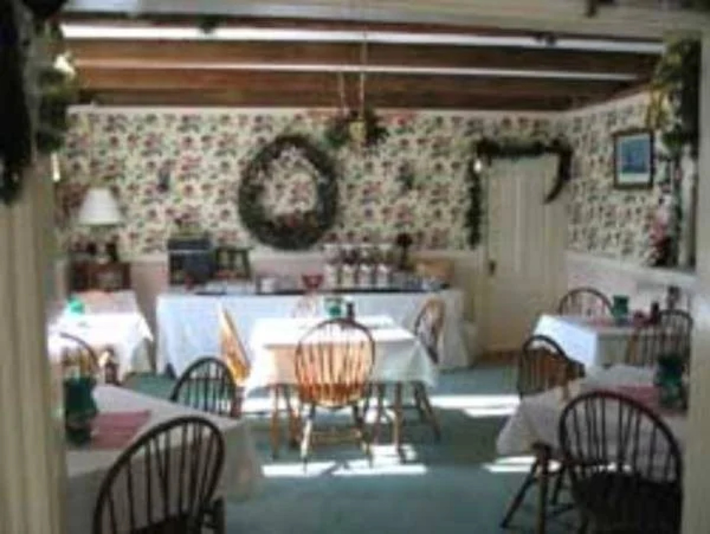 Old Red Inn & Cottages