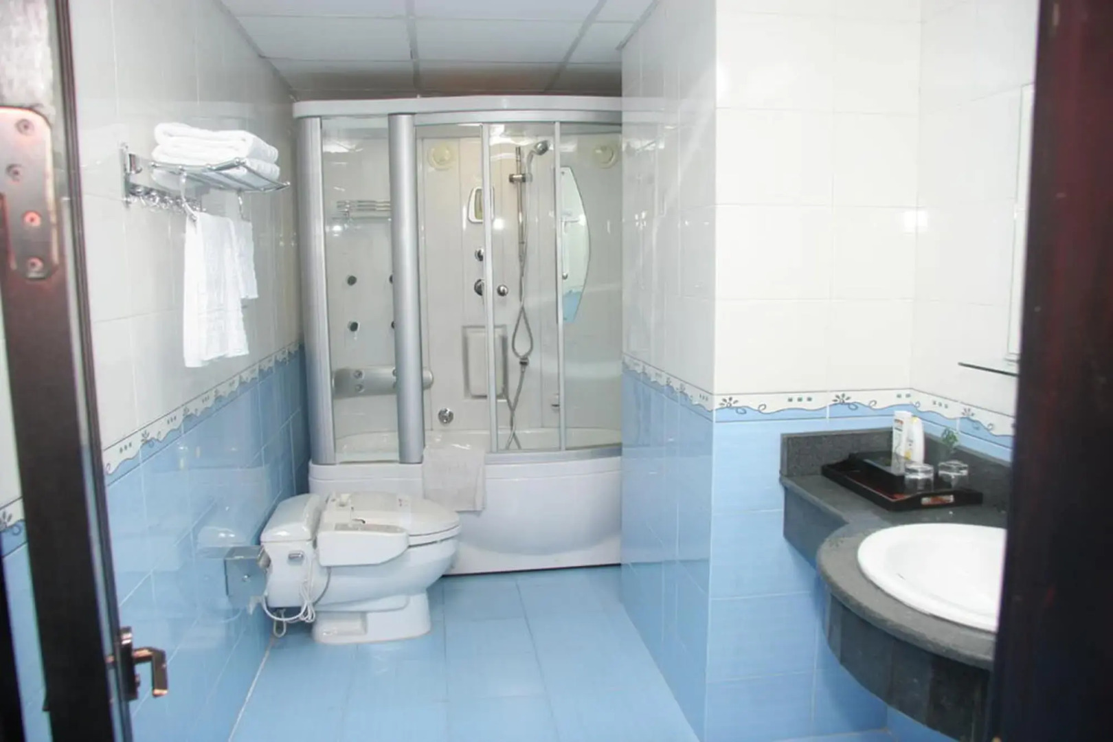 Camela Hotel & Resort