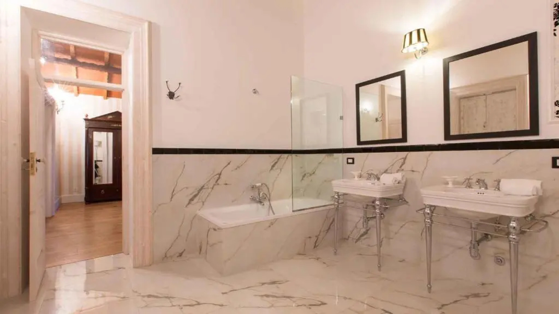 VILLA CAPOZZA 18&2, Emma Villas