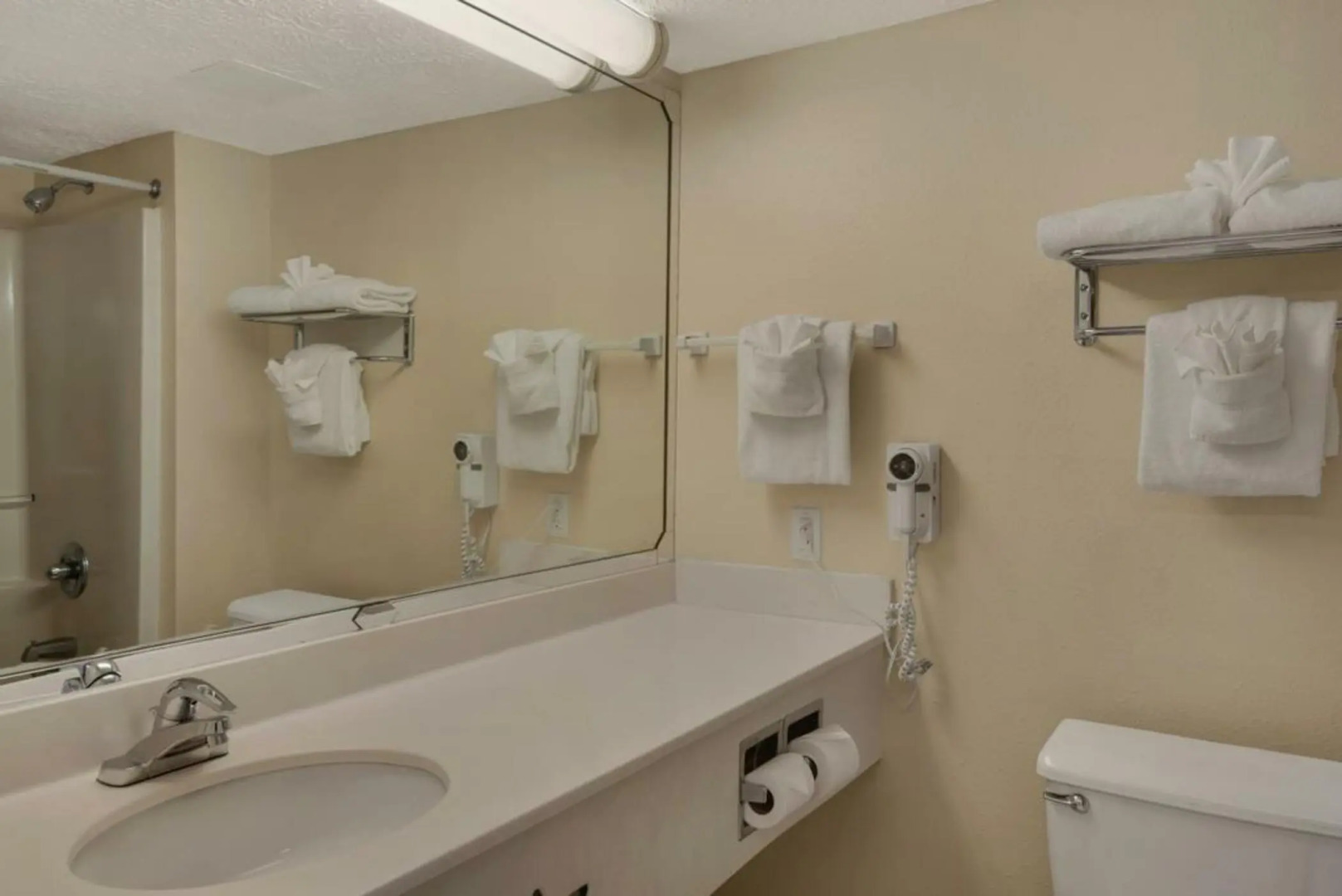 Beachcomber Beachfront Hotel, a By The Sea Resort