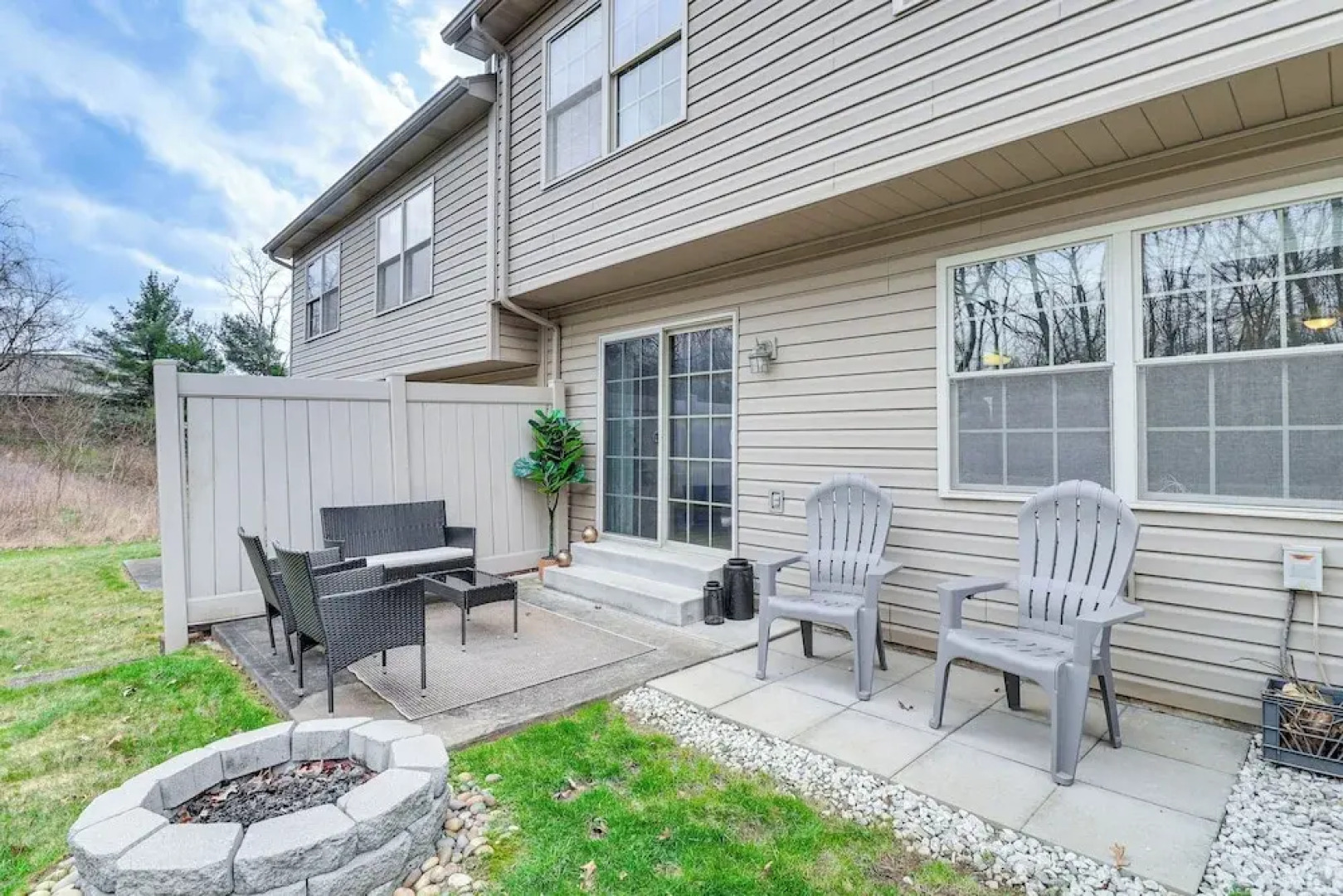 Family Getaway 16 Mi to Pittsburgh!