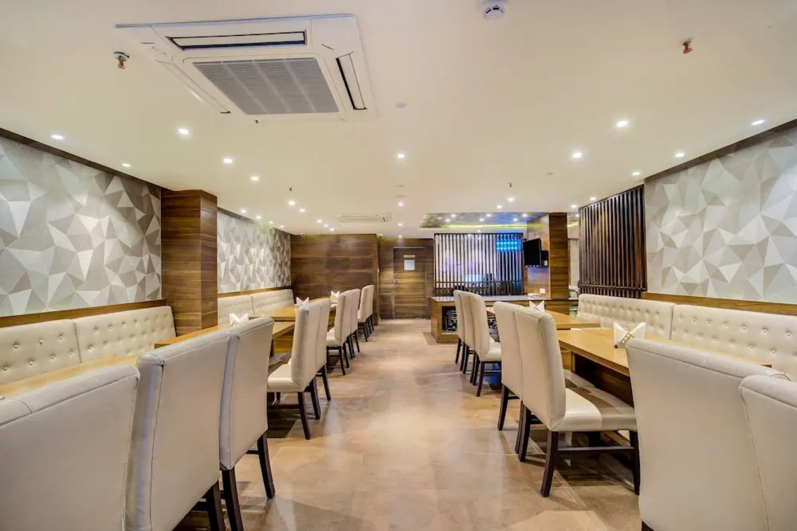 Capital O 16172 Hotel Radiant