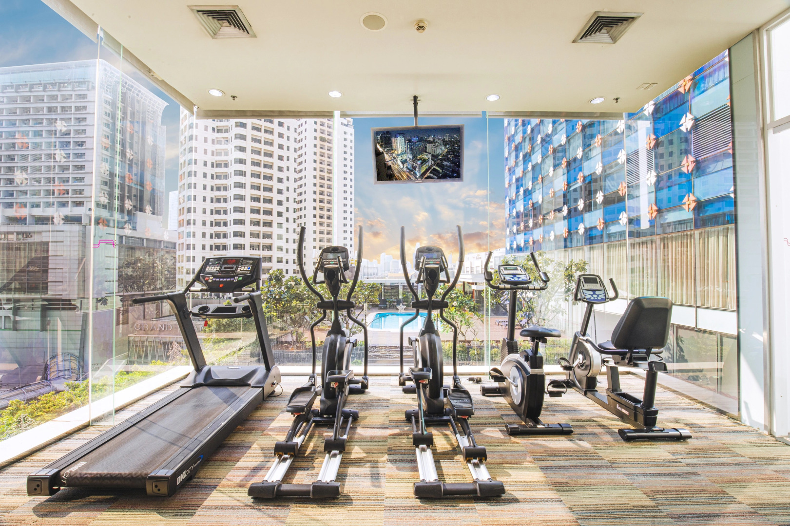 VELA Dhi GLOW Pratunam