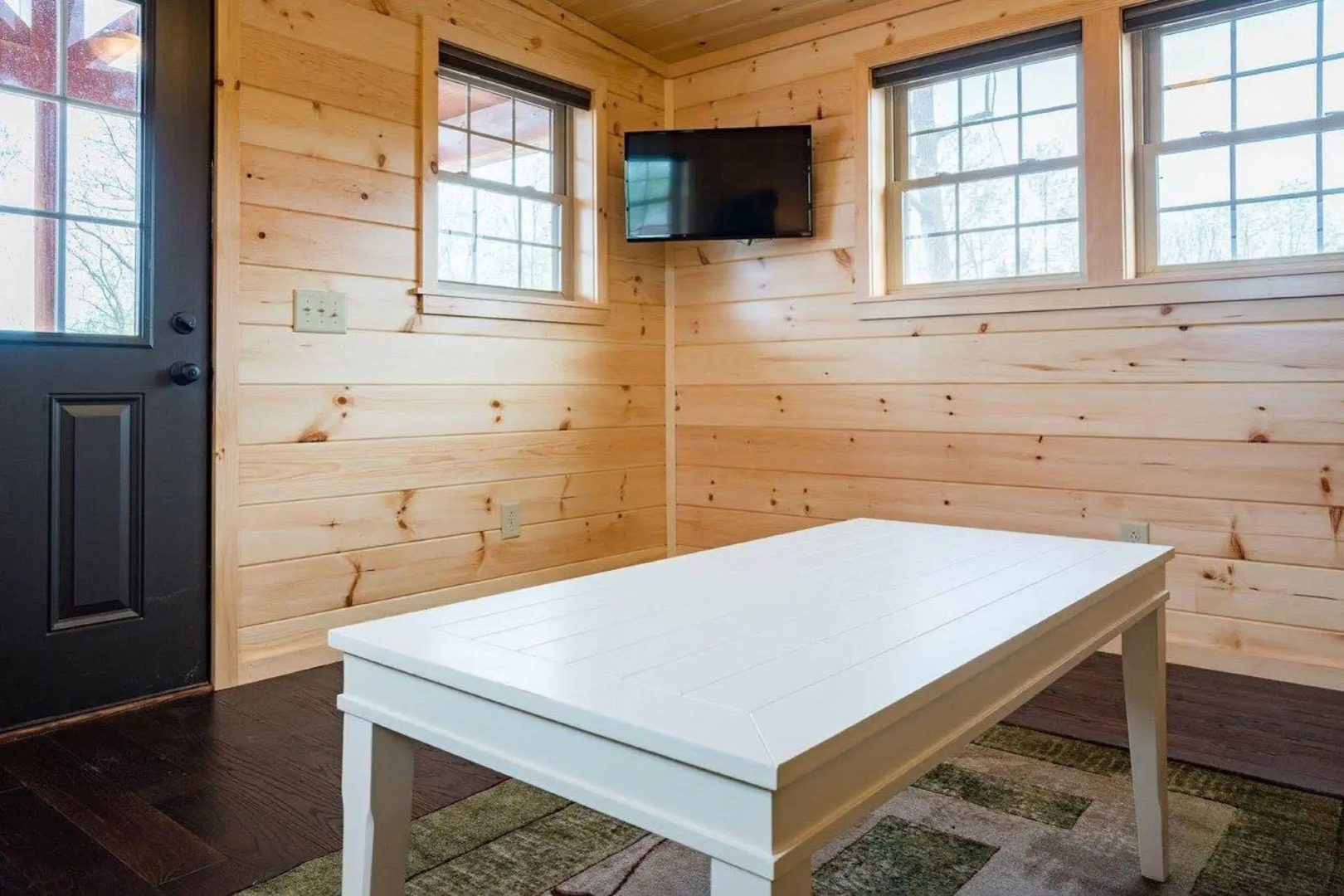 Single Island Shores