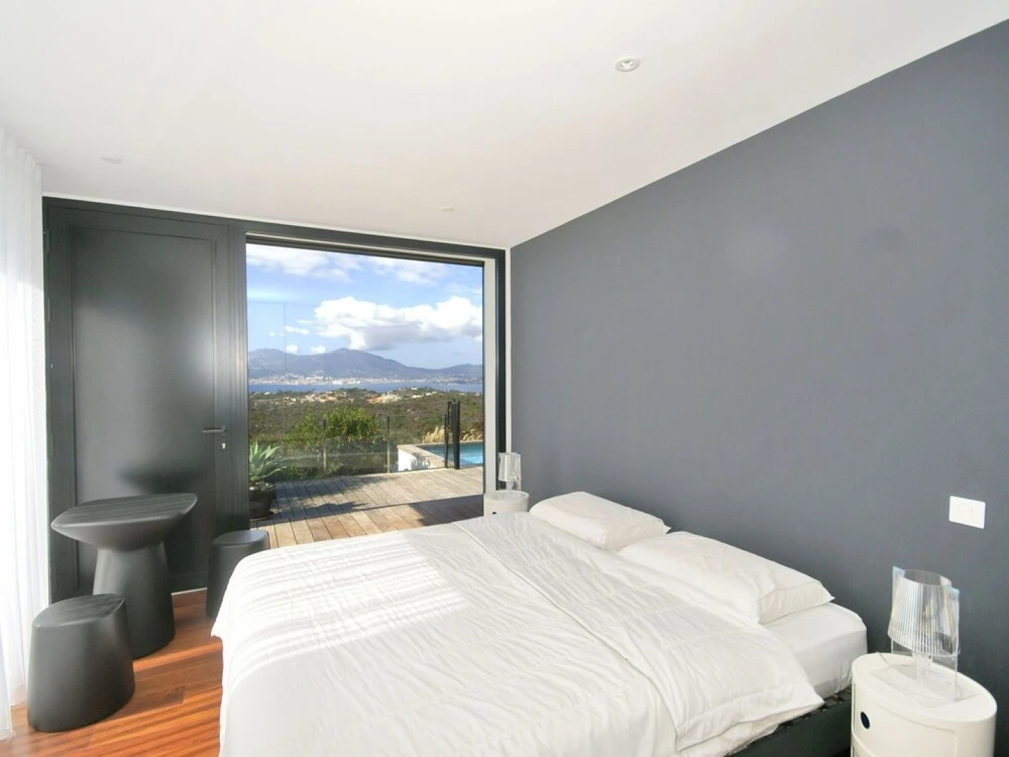 Spacious Villa in Albitreccia with Swimming Pool