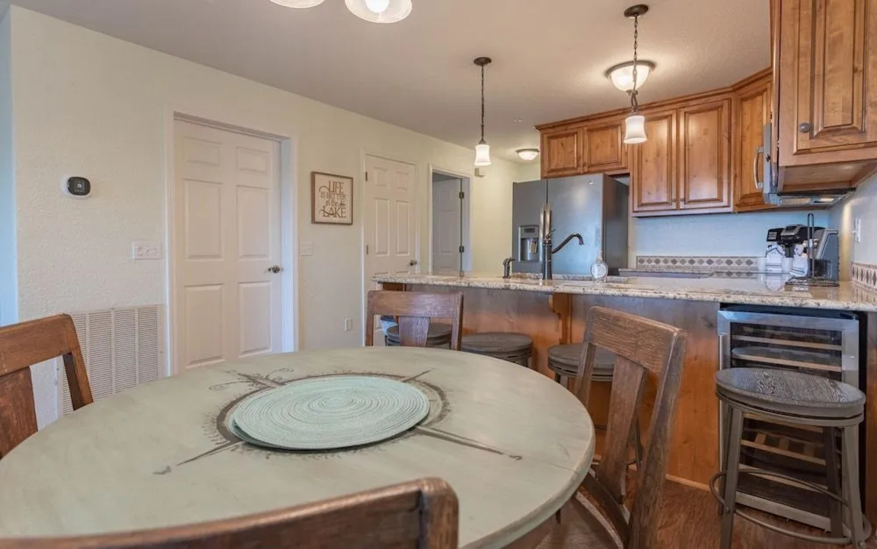 Afternoon Delight 2 Bedroom Condo by Redawning