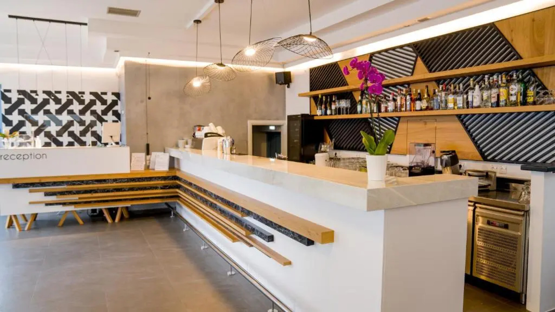 Xenia Residence & Suites