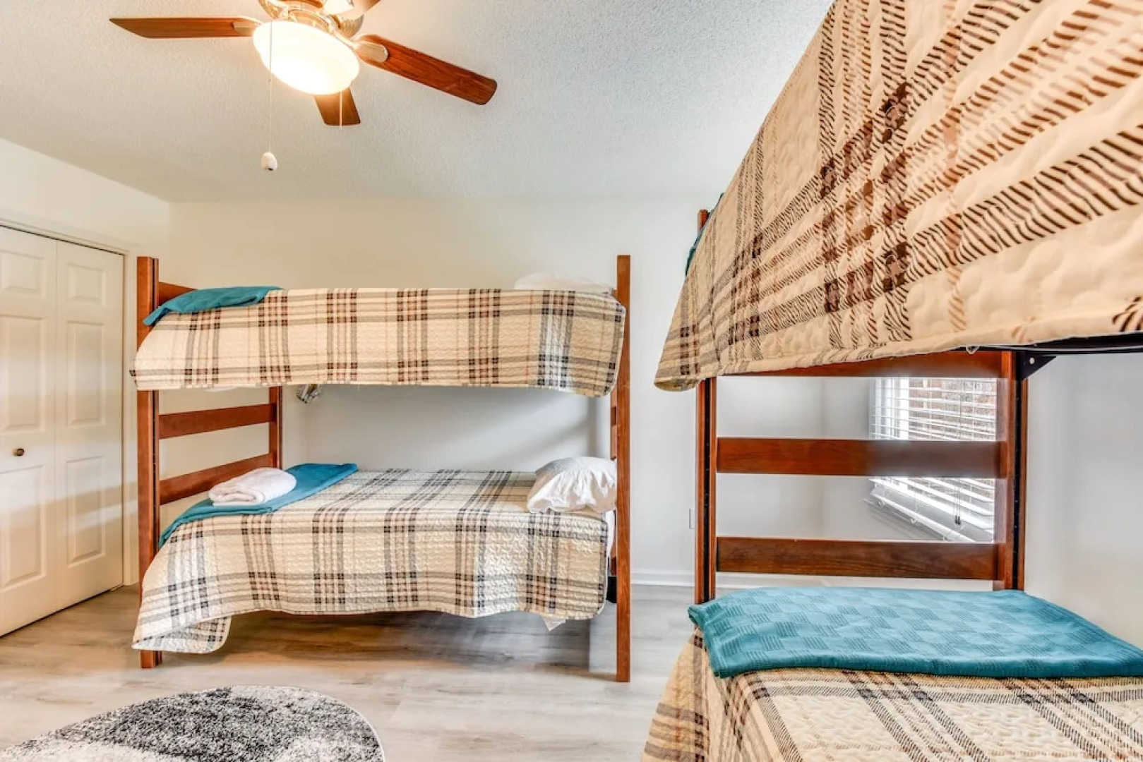 Charming Seneca Home - 3 Mi to Memorial Stadium!