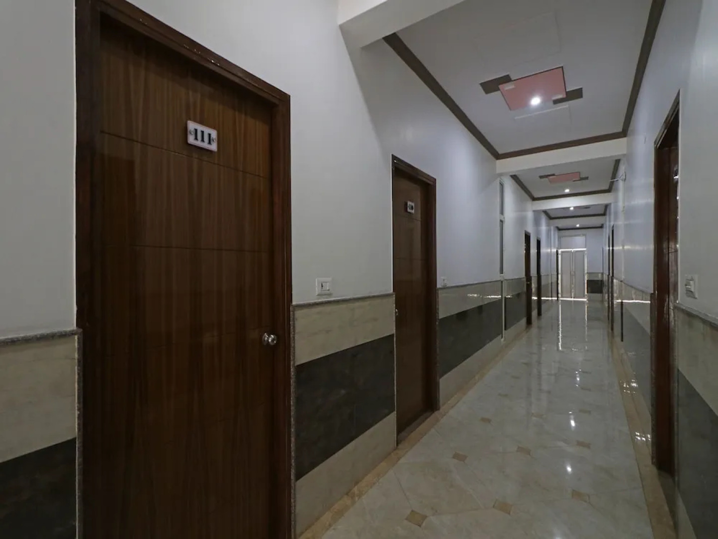 OYO 12065 Hotel Raj Palace