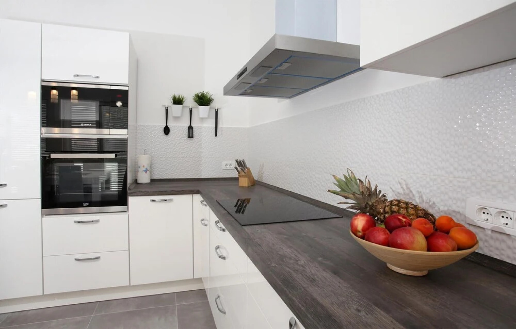 Beautiful Home in Grohote With Wifi, 4 Bedrooms and Sauna