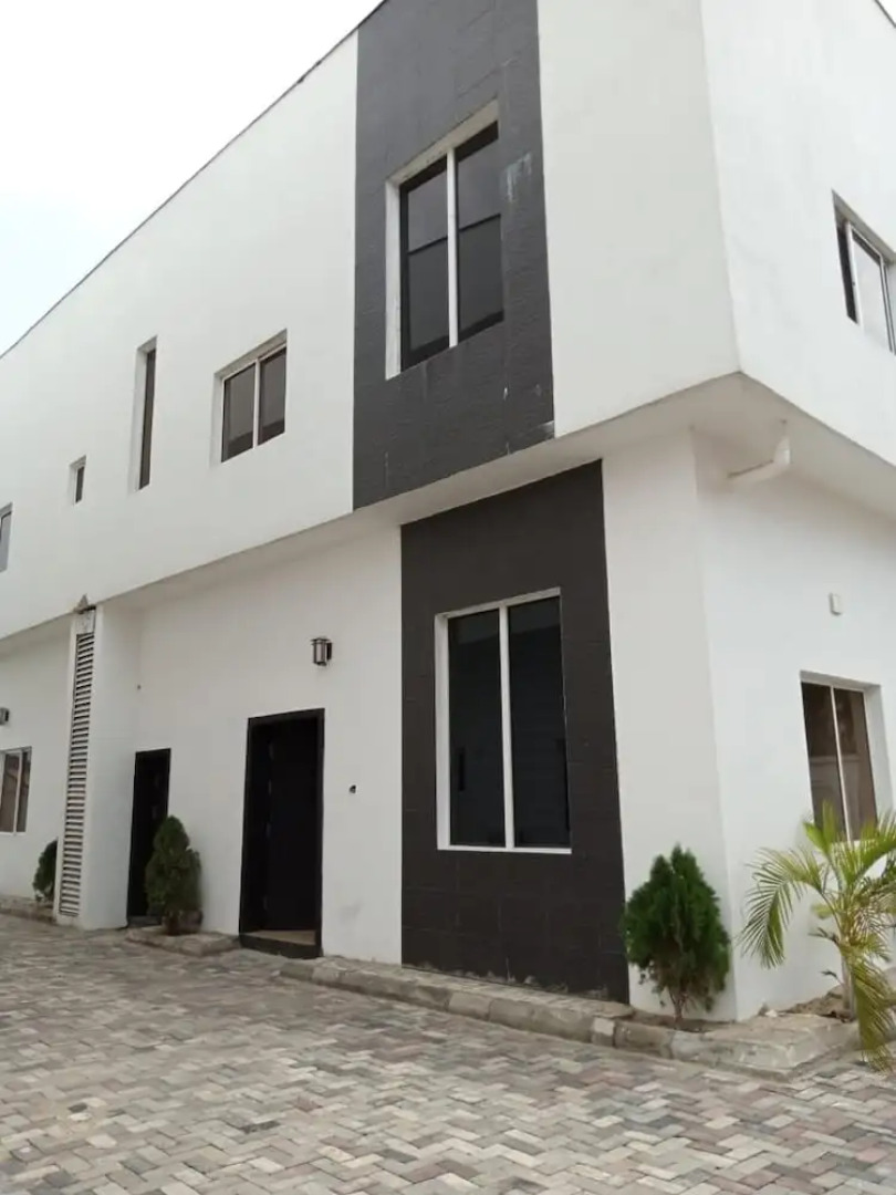 Stunning 2-bedroom, 3-bathroom Apartment Lekki 2
