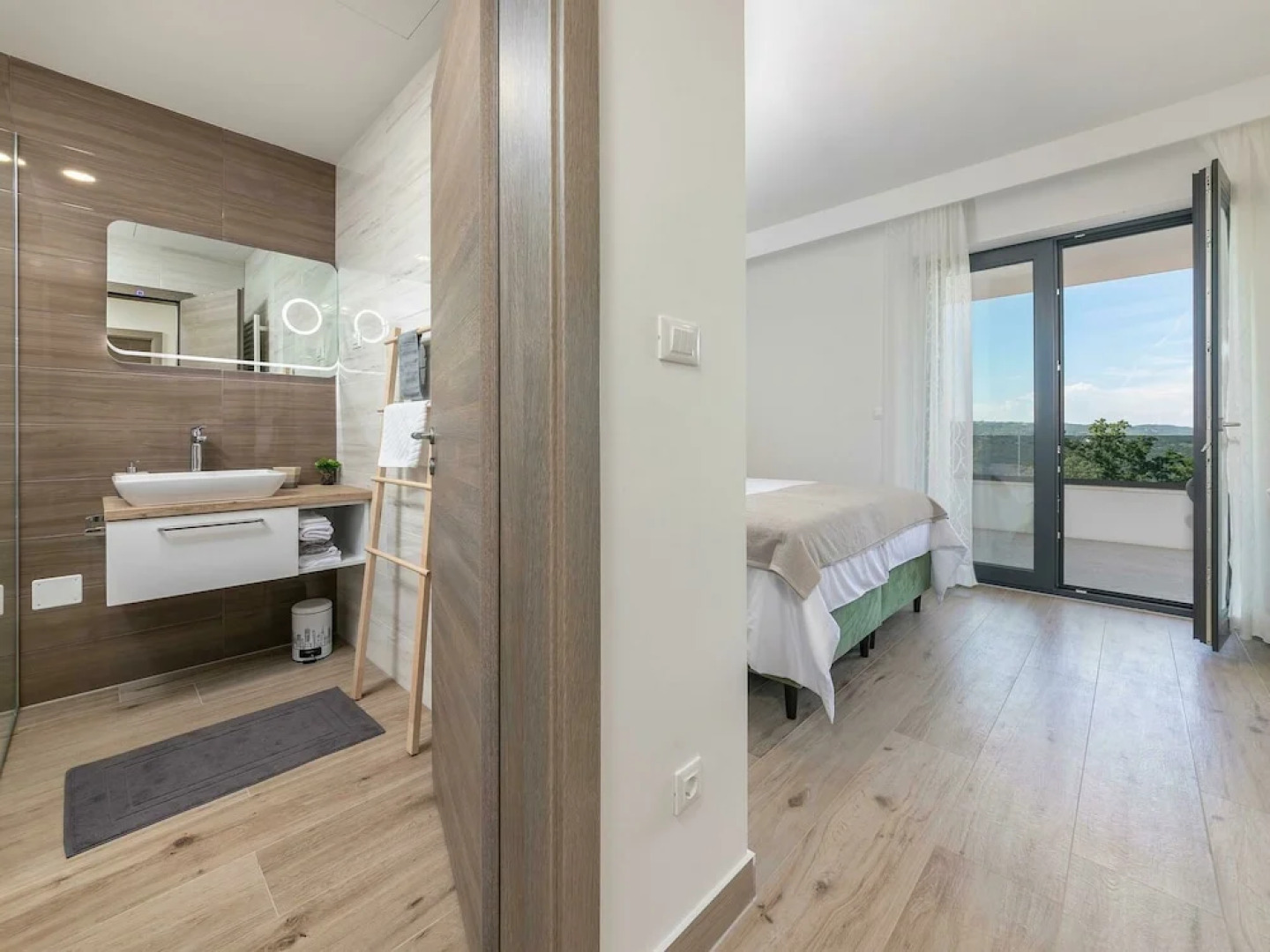 Villa With Swimming Pool, Play Area, Volleyball Court, Table Football, 8 km From Labin