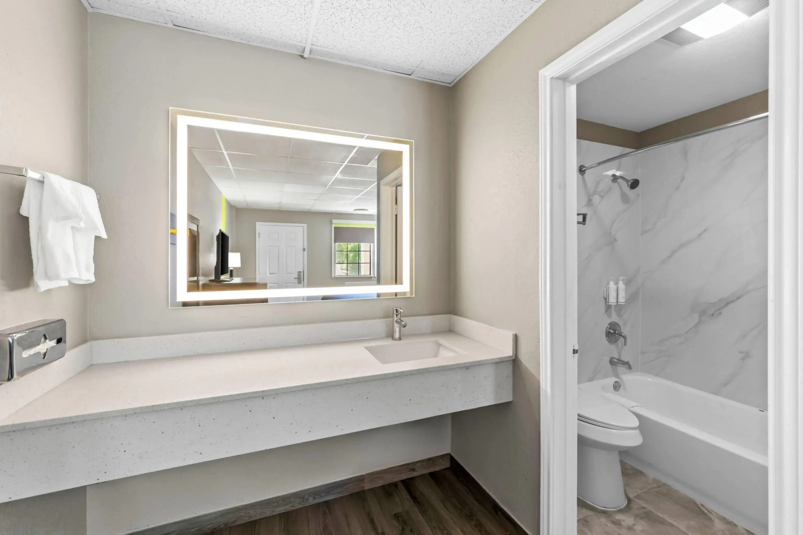 Super 8 by Wyndham Fredericksburg