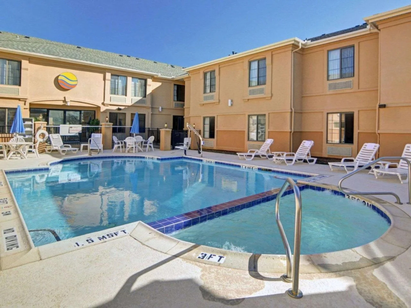 Quality Inn & Suites Irving DFW Airport South