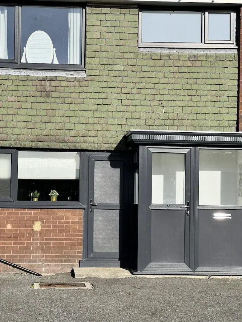 vERY comfy town house