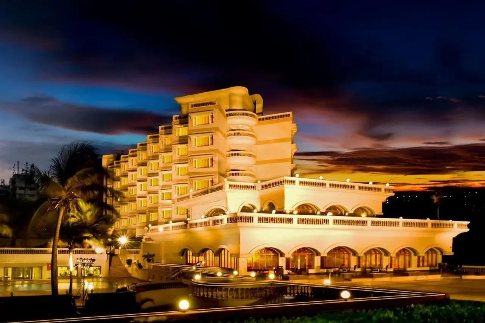 The Gateway Hotel Beach Road