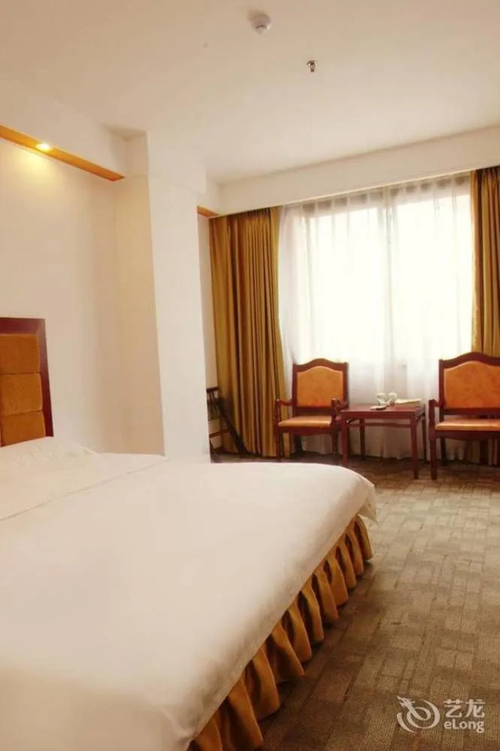 Zhangjiajie Wind and Cloud Holiday Hotel